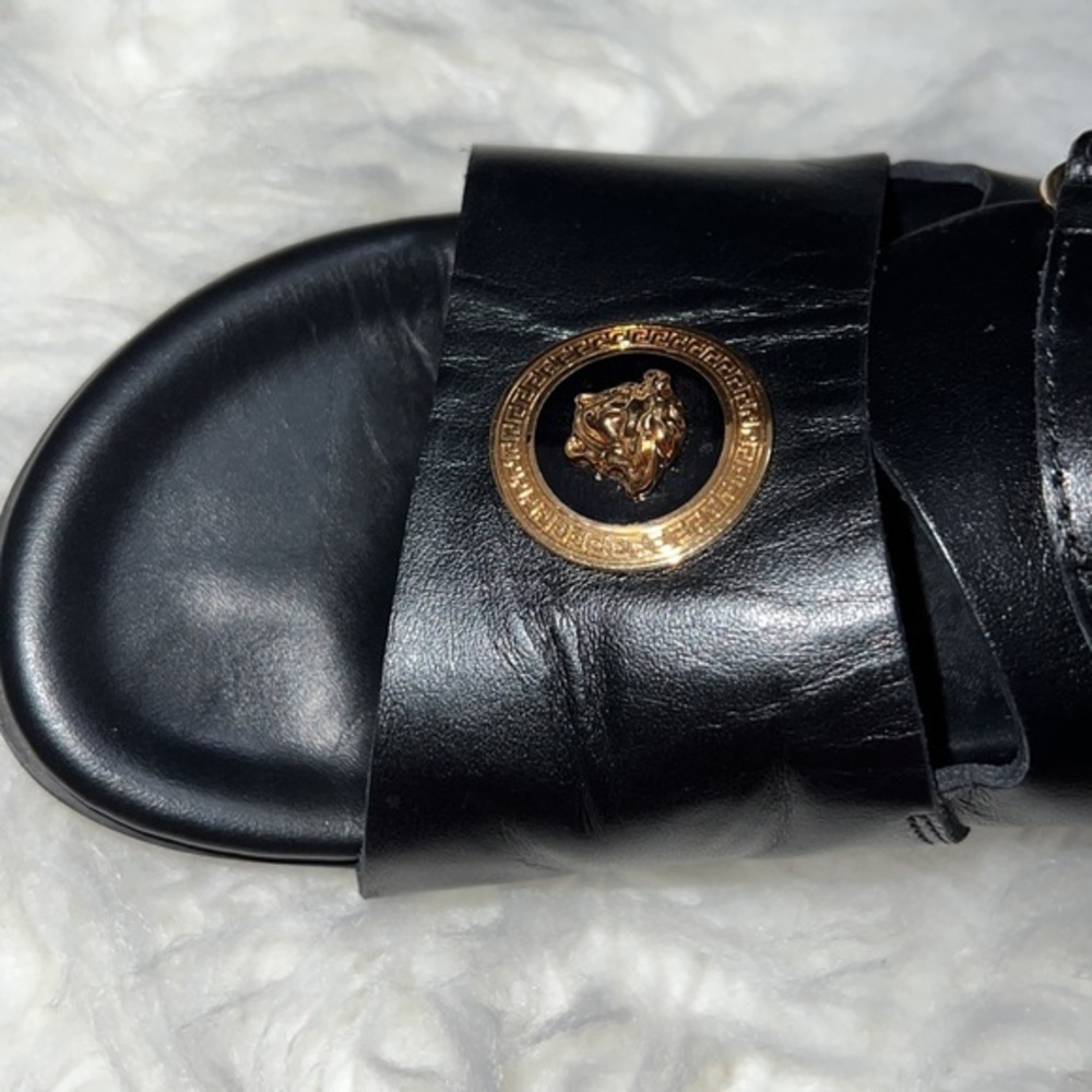 Versace‎ slides - Picture 3 of 7